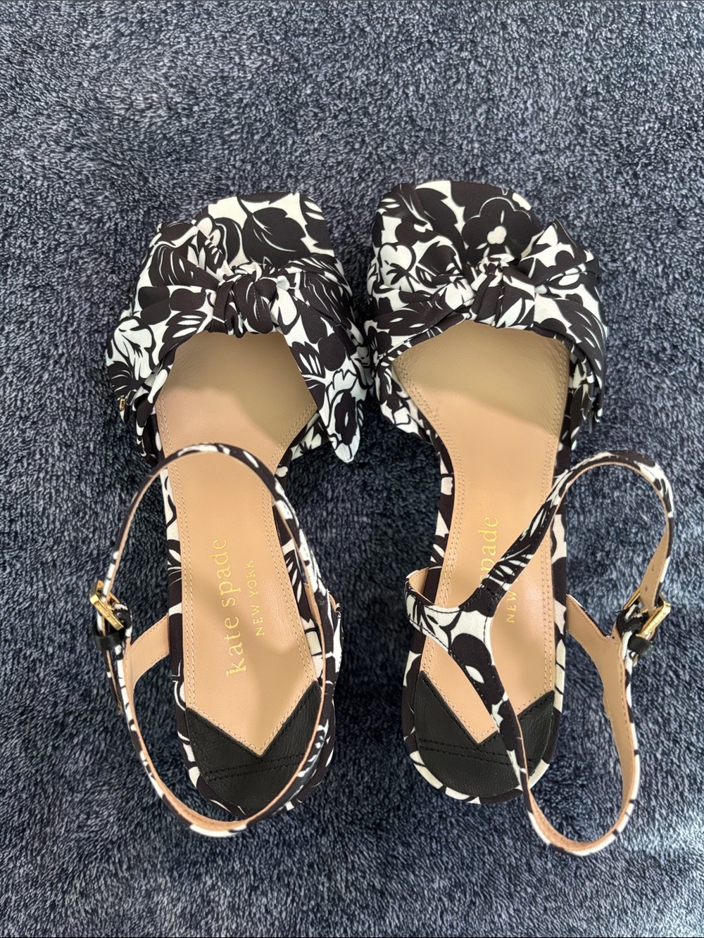 Kate Spade Bow Heels - Picture 2 of 7